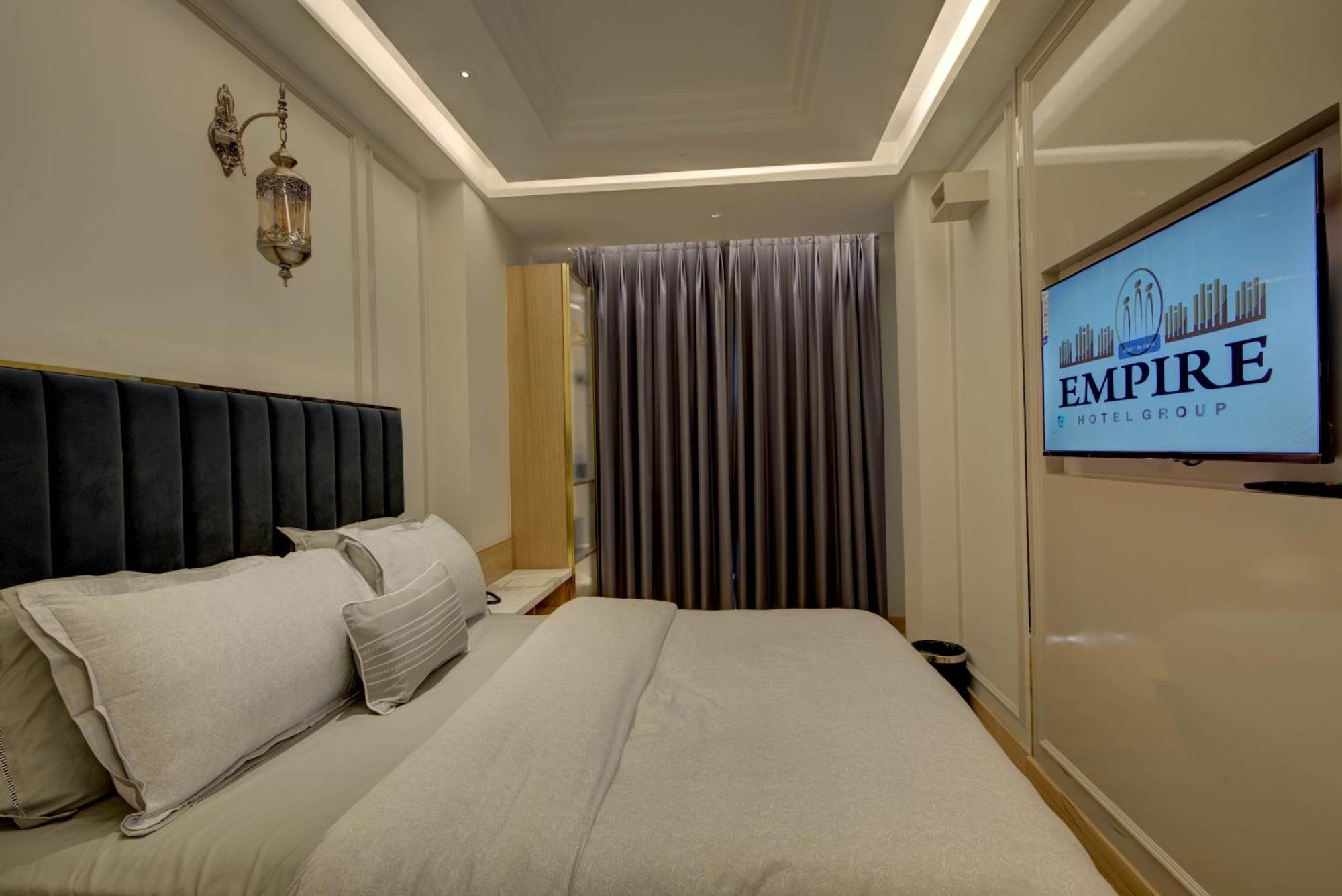 Empire Platinum Suites Neu-Delhi Exterior foto