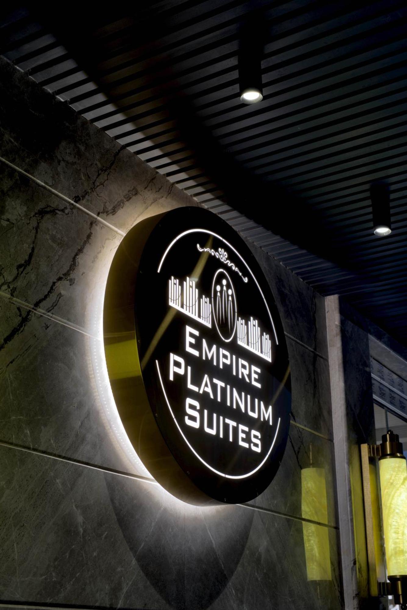 Empire Platinum Suites Neu-Delhi Exterior foto