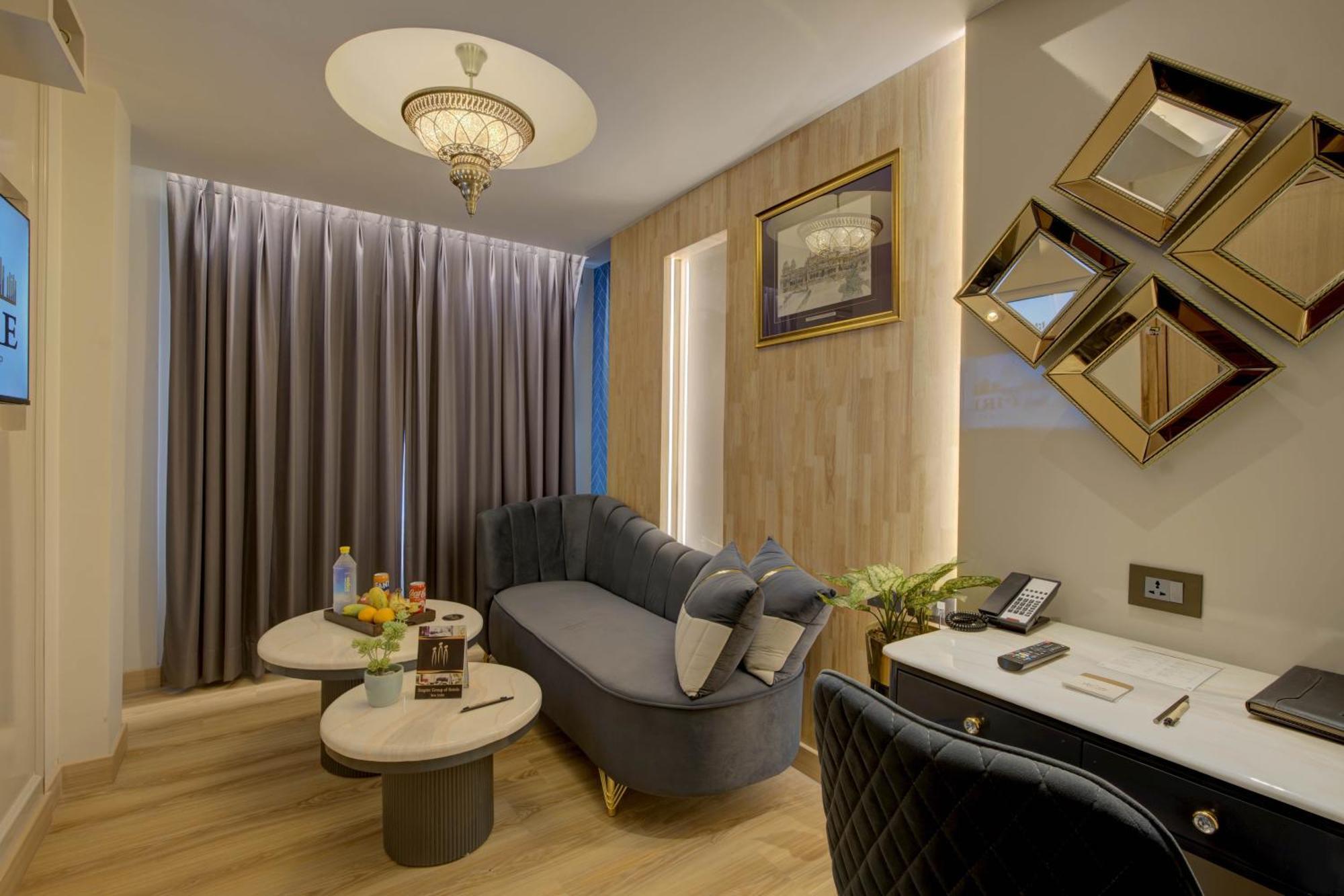Empire Platinum Suites Neu-Delhi Exterior foto