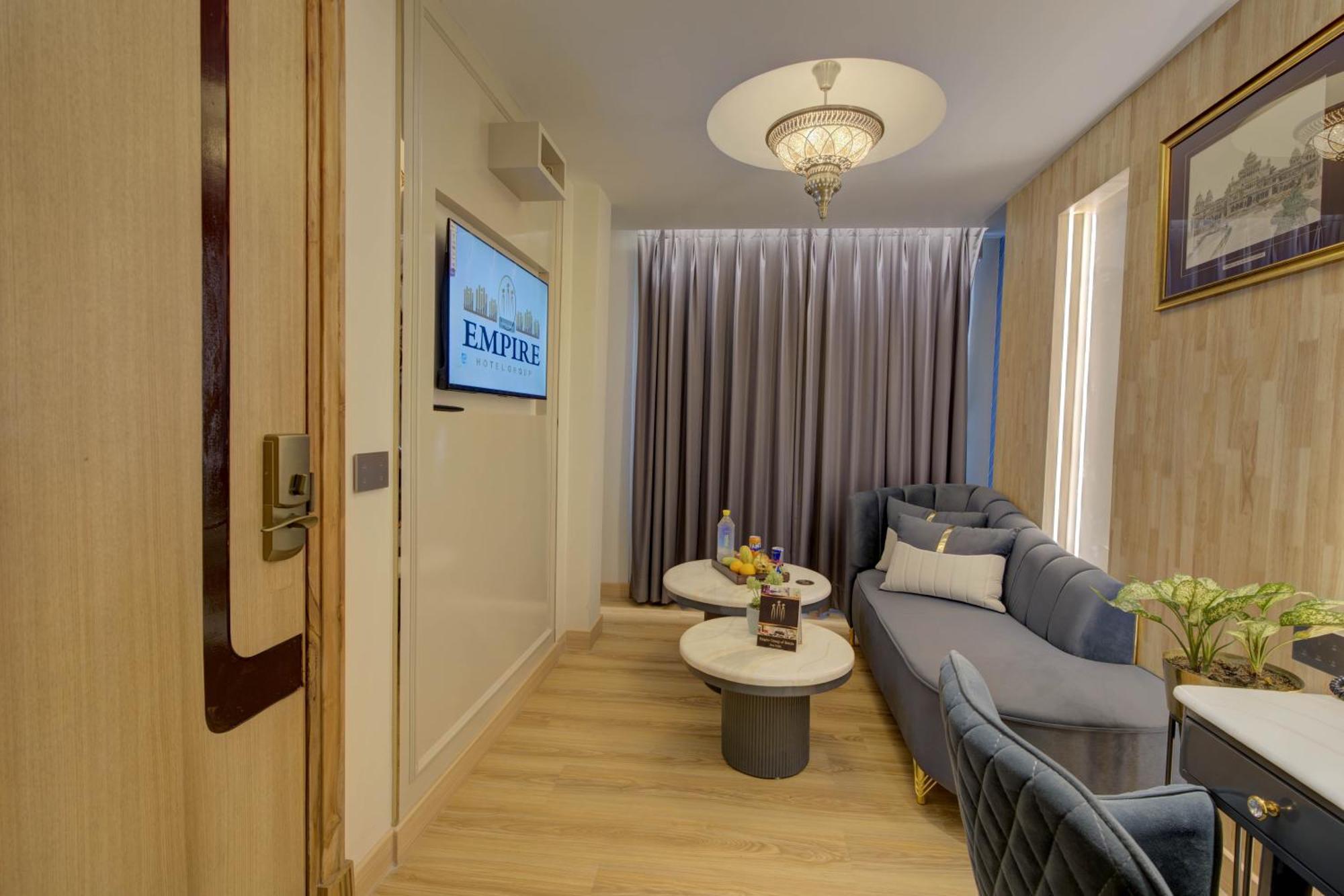 Empire Platinum Suites Neu-Delhi Exterior foto